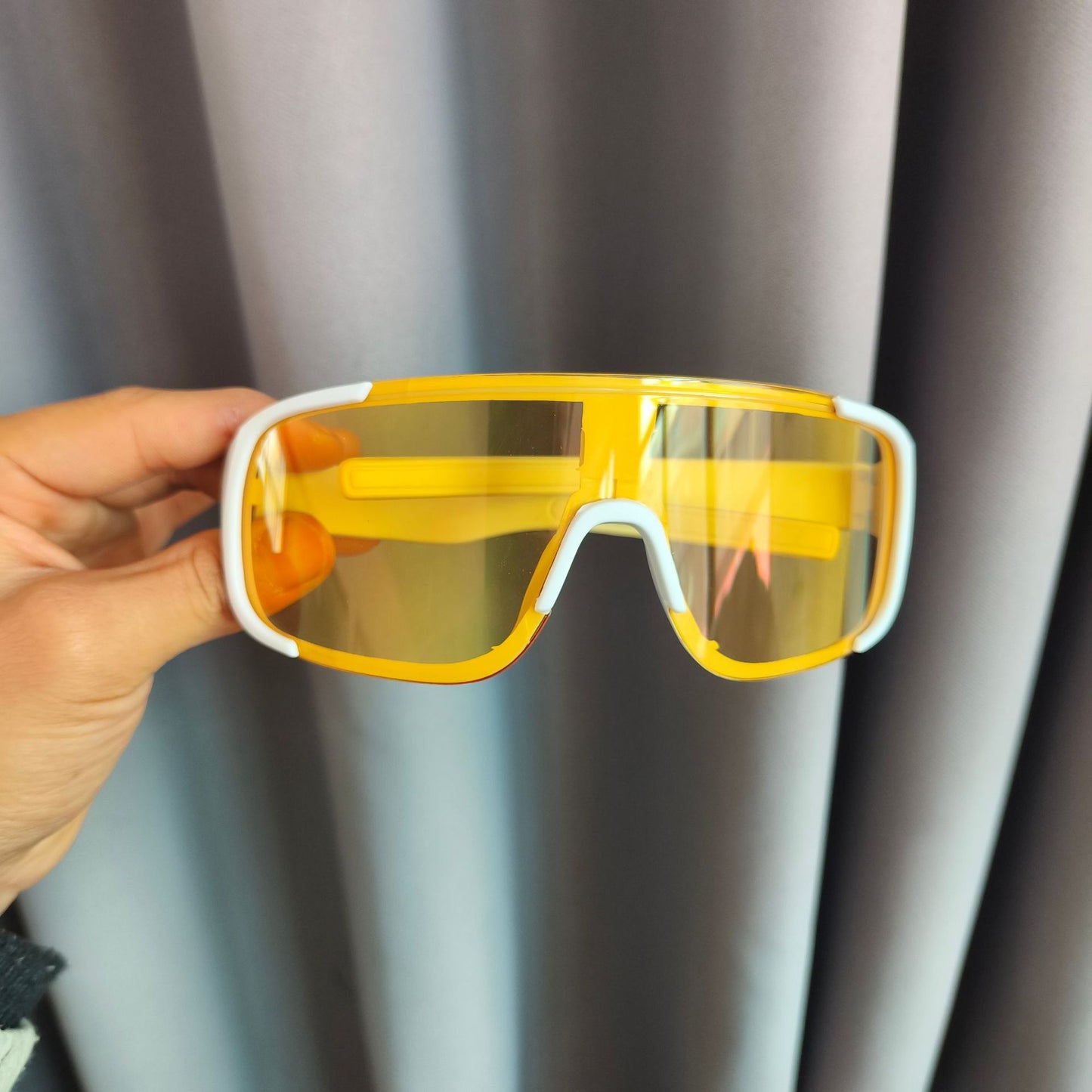 Outdoor Windproof Sports Sunglasses with UV Protection