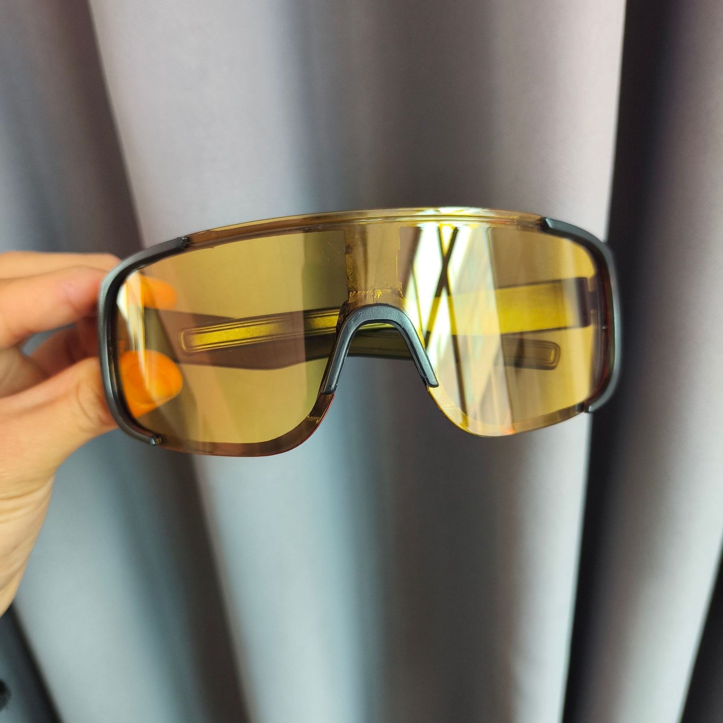 Outdoor Windproof Sports Sunglasses with UV Protection